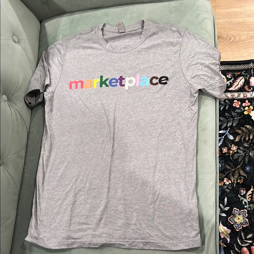 Forbes marketplace size medium Gray T-Shirt with Colorful Logo